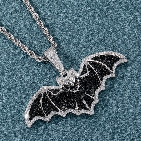 Men And Women Couple Retro Domineering Rap Necklace