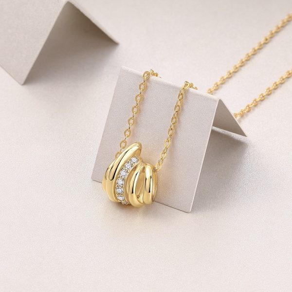 1e4b5d2b-418c-4b04-b3f7-0393ff241b65.jpg Snake Knot - A Fashionable And Trendy Necklace Pendant Set With Top-quality Moissanite S925 In Silver And Gold-plated. It Can Be Tested With A Diamond Pen