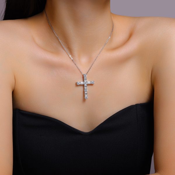 80d9ead5-c07c-4f83-9624-486f2570fde7.jpg The Light Of Faith - A Fashionable And Trendy Necklace Pendant Set With Top-quality Moissanite S925 And Silver Plated With Platinum Can Be Tested With A Diamond Pen